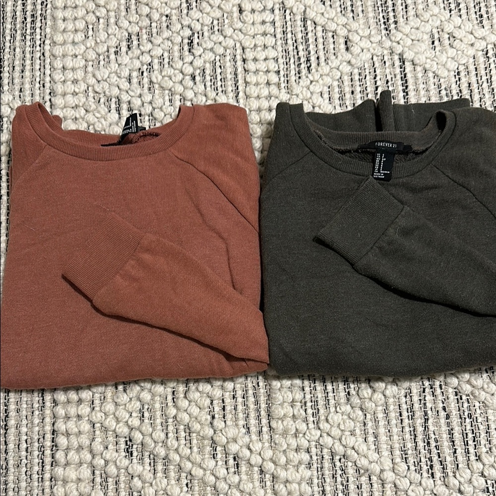 Women’s Sweaters in Rust and Olive